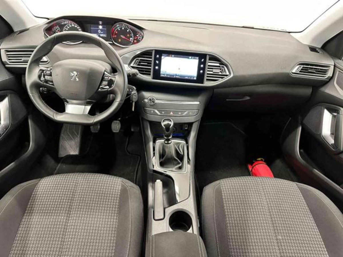 Peugeot 308 BlueHDi 130 S&S Business (7)