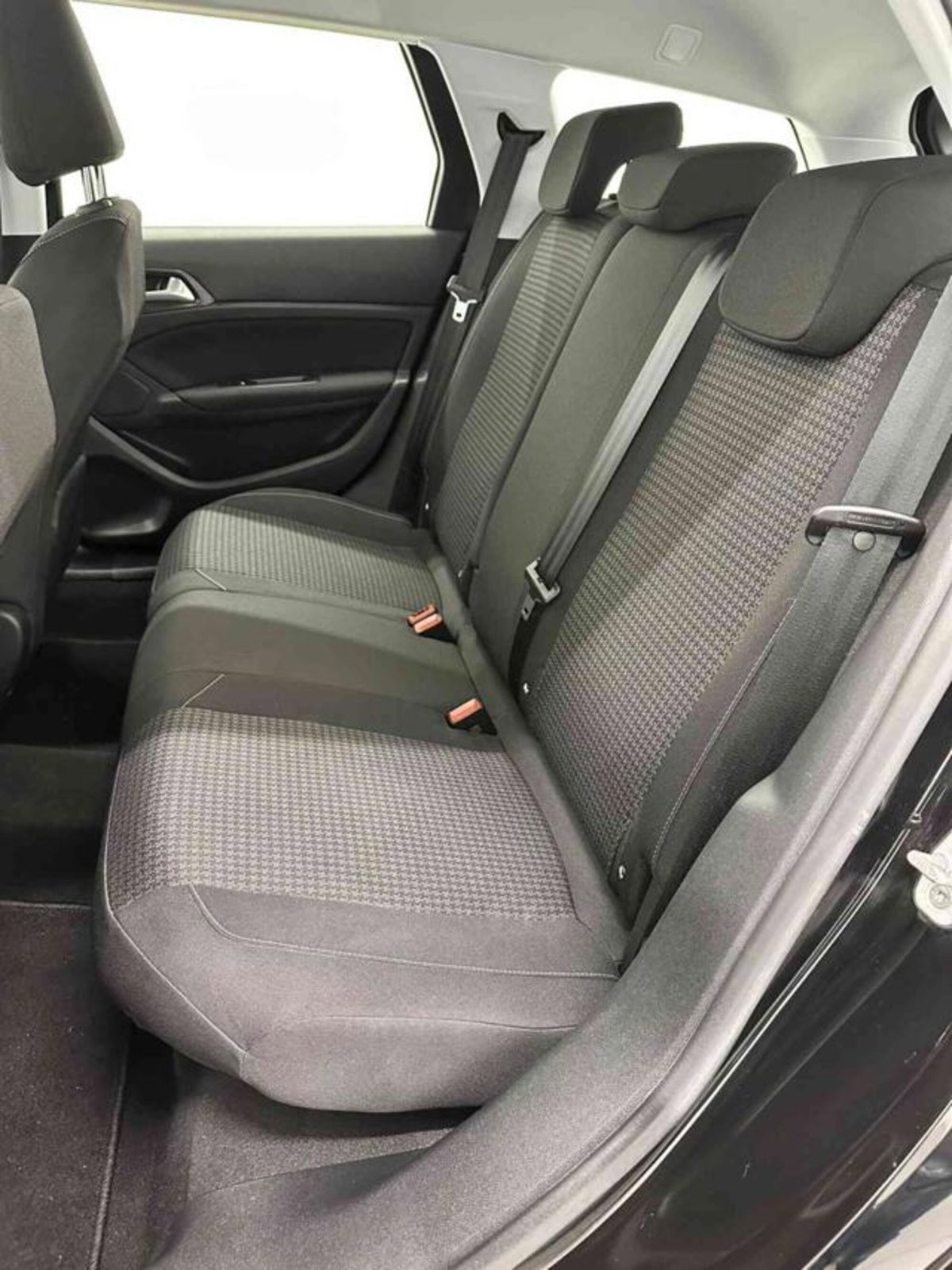 Peugeot 308 BlueHDi 130 S&S Business (9)
