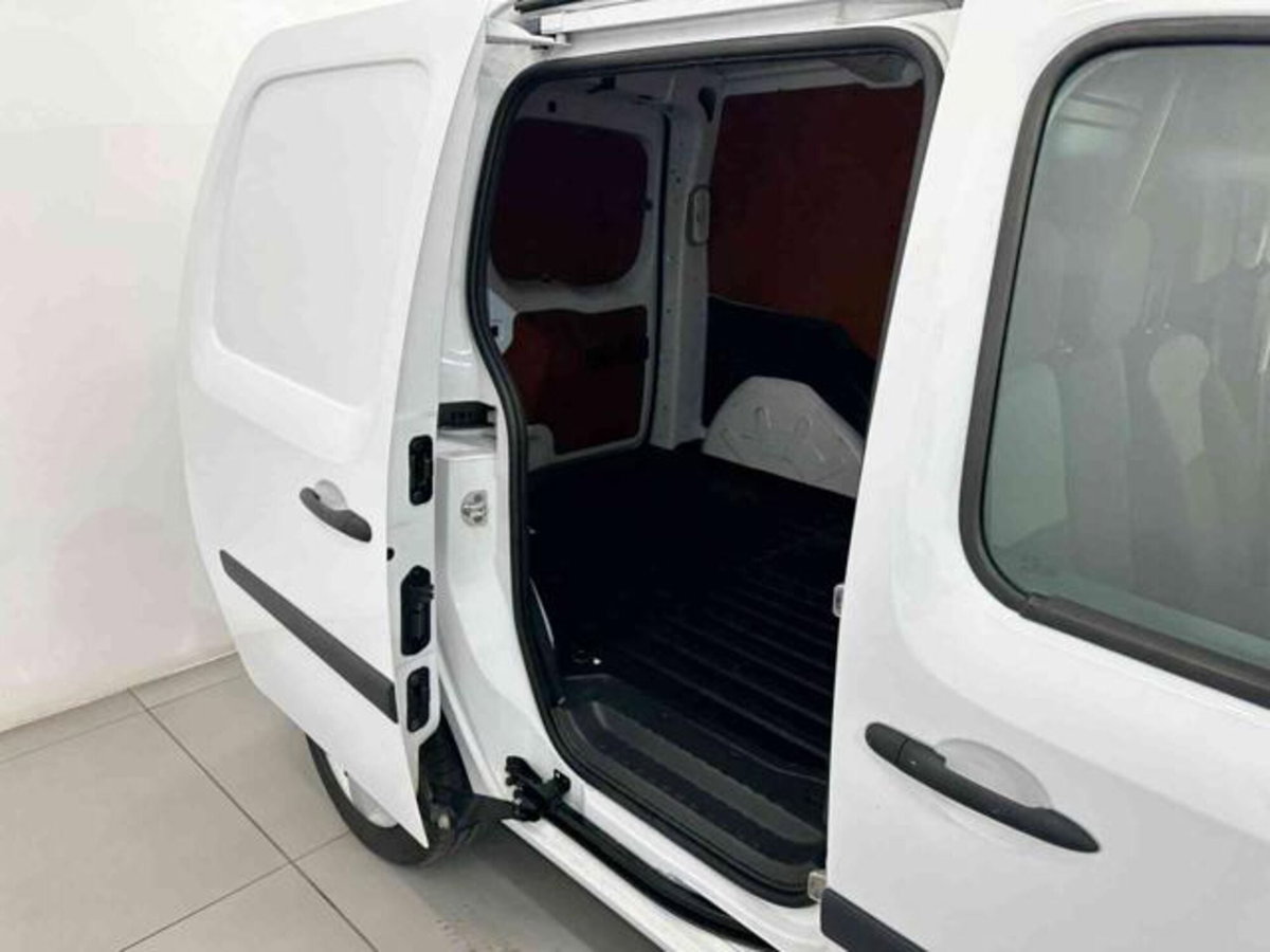 Renault Kangoo 1.5 dCi 90CV F.AP. 4p. Express Gran Confort (9)