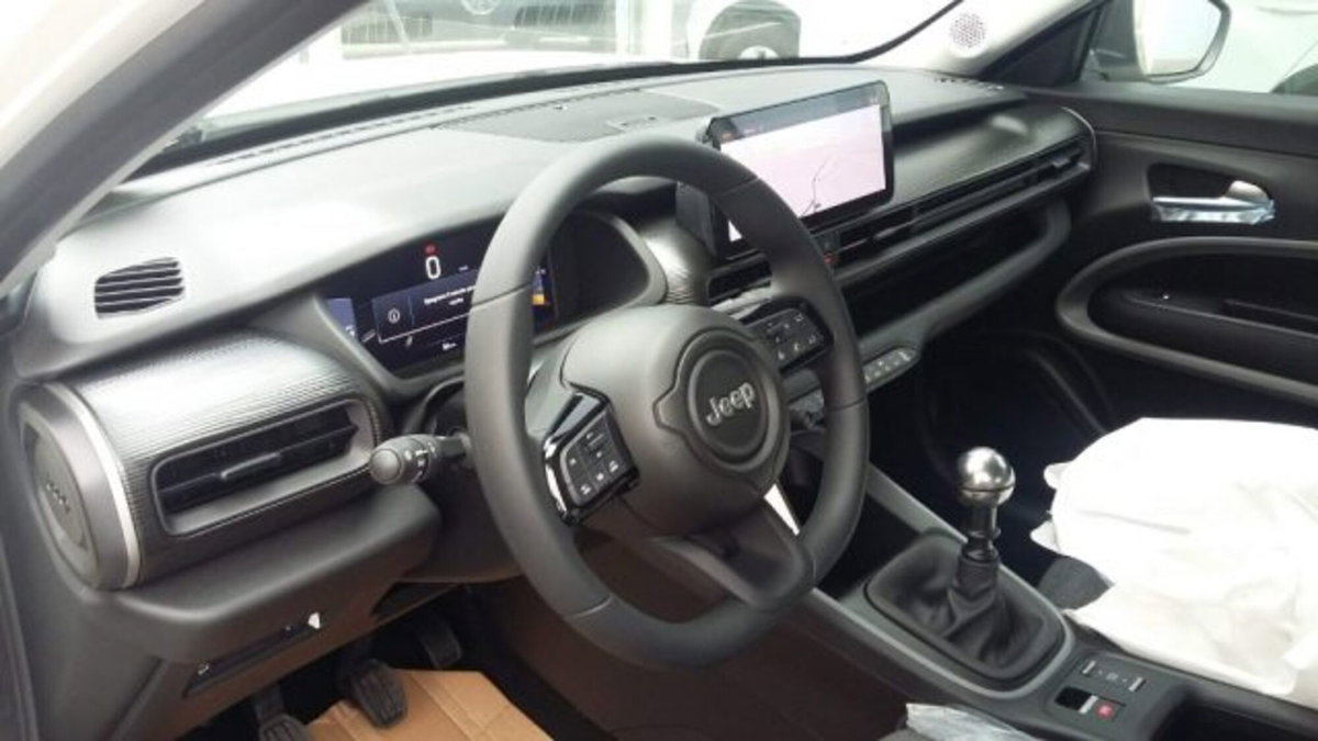 Jeep Avenger 1.2 turbo Longitude fwd 100cv (6)