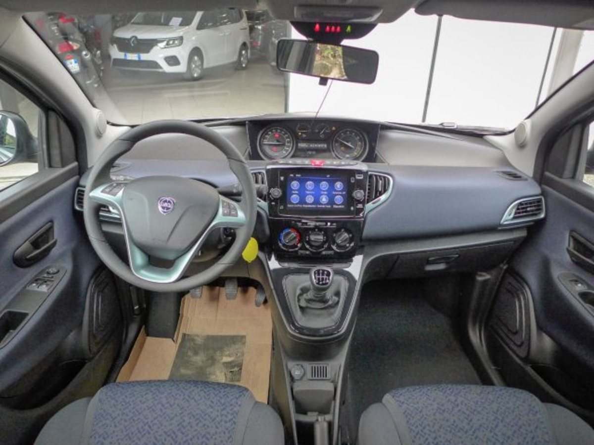 Lancia Ypsilon 1.0 FireFly 5 porte S&S Hybrid Ecochic Gold (10)