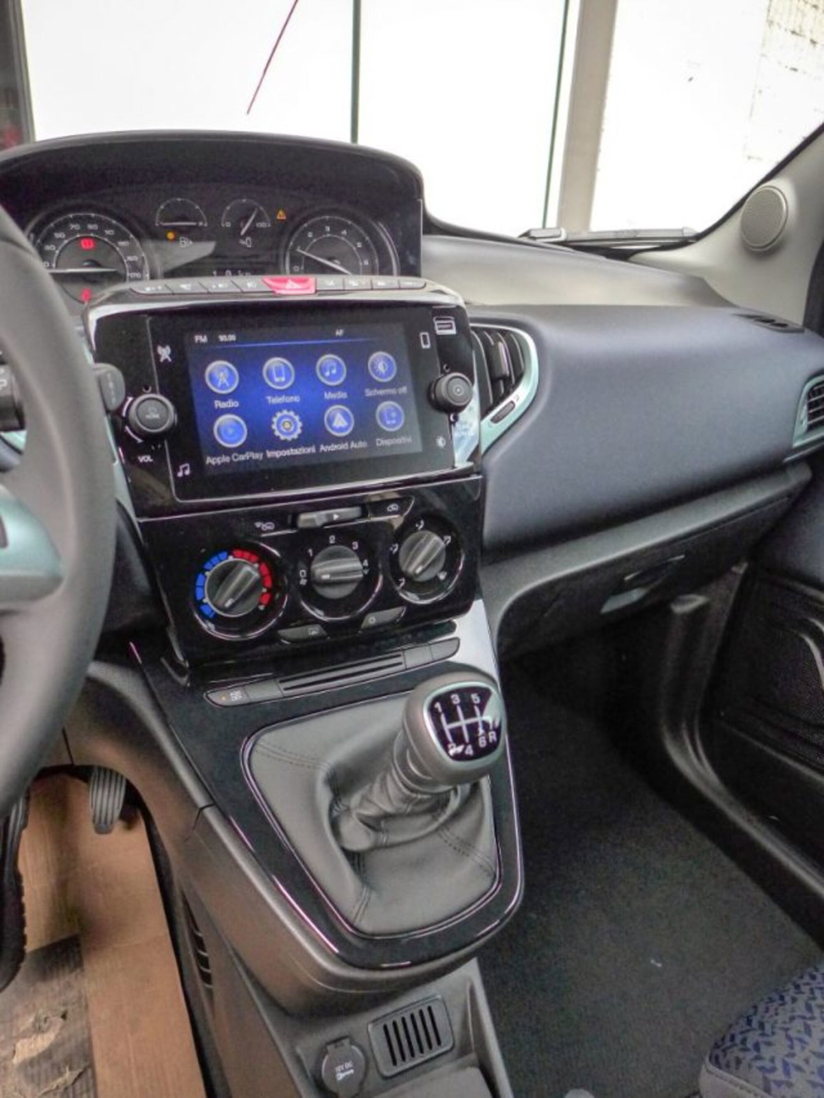 Lancia Ypsilon 1.0 FireFly 5 porte S&S Hybrid Ecochic Gold (14)