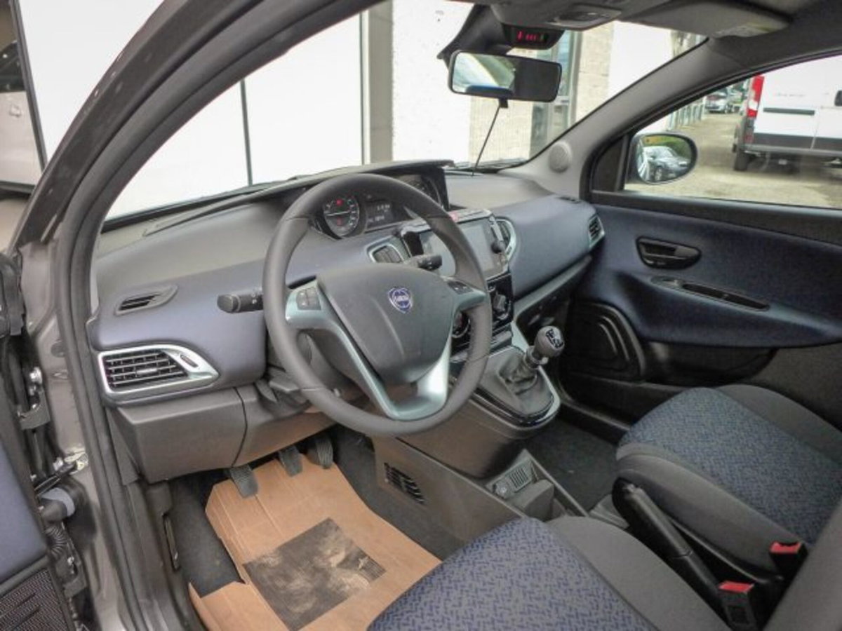 Lancia Ypsilon 1.0 FireFly 5 porte S&S Hybrid Ecochic Gold (7)