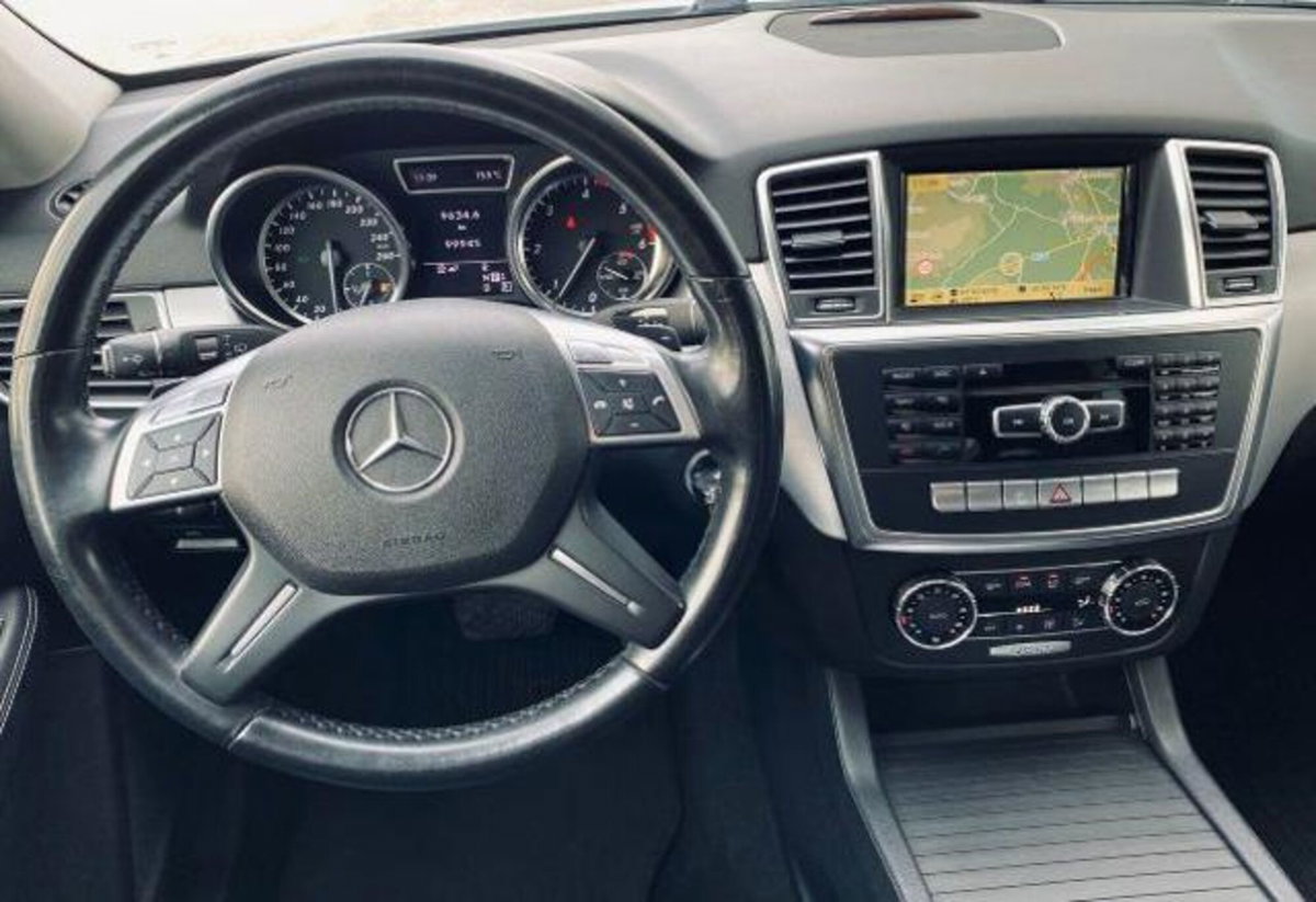 Mercedes-Benz Classe ML 300 CDI BlueEFFICIENCY (2)