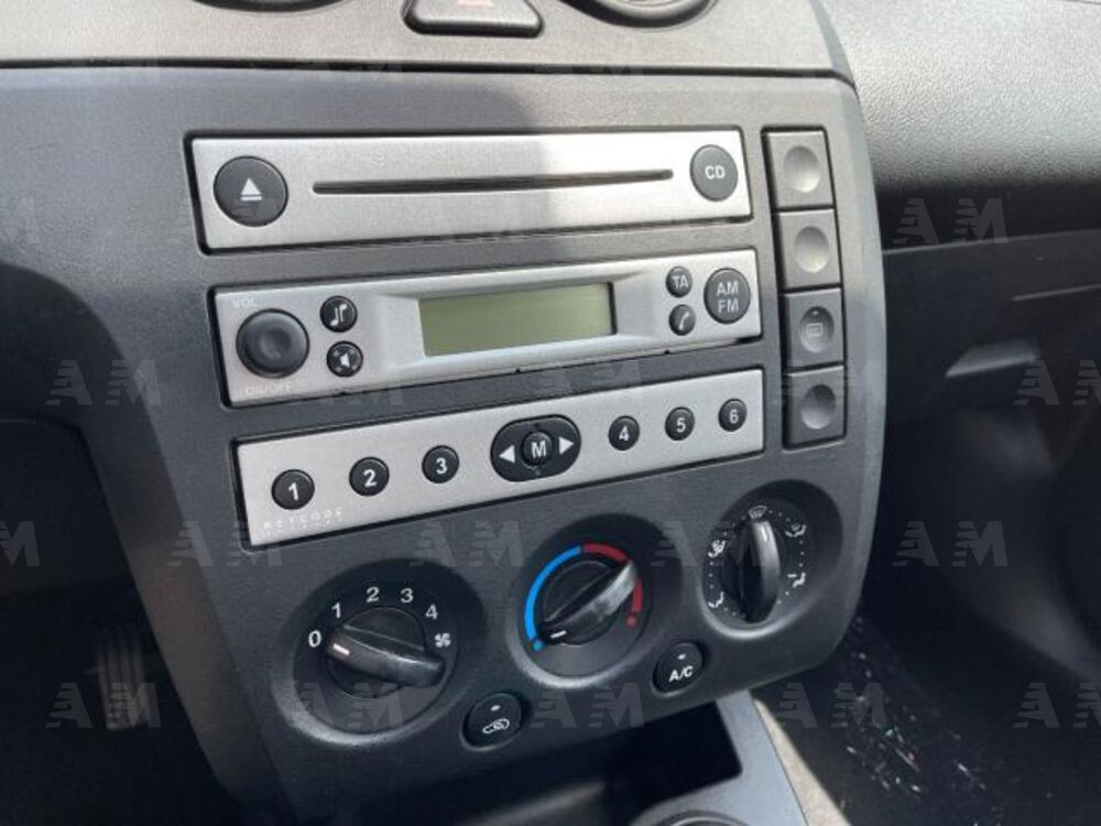 Ford Fiesta 1.4 TDCi 5p. Ghia (12)