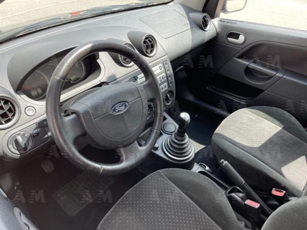 Ford Fiesta 1.4 TDCi 5p. Ghia (9)