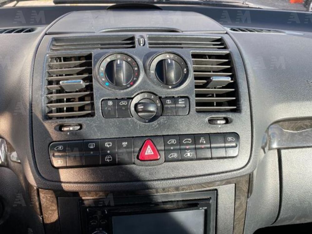 Mercedes-Benz Viano 3.0 CDI X-CLUSIVE L (14)