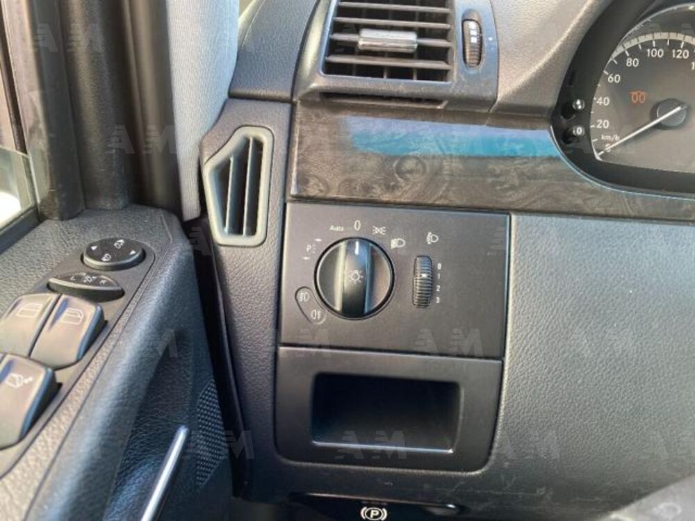 Mercedes-Benz Viano 3.0 CDI X-CLUSIVE L (17)