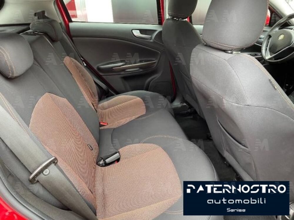 Alfa Romeo Giulietta 1.6 JTDm-2 Distinctive (10)