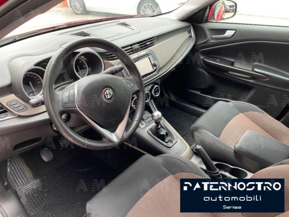 Alfa Romeo Giulietta 1.6 JTDm-2 Distinctive (13)