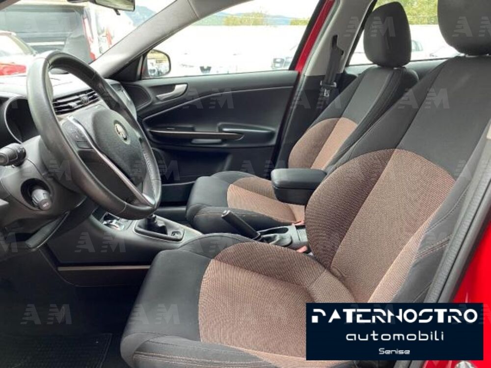 Alfa Romeo Giulietta 1.6 JTDm-2 Distinctive (16)