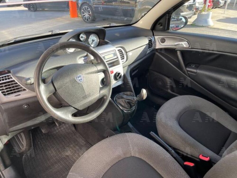 Lancia Ypsilon 1.2 Argento (11)