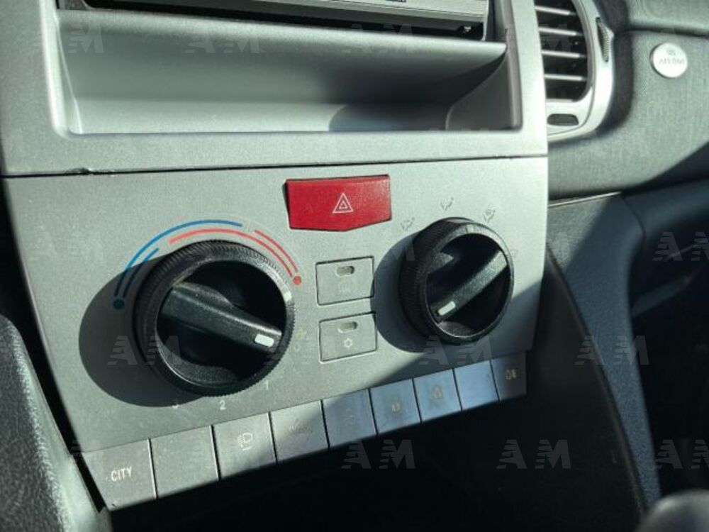 Lancia Ypsilon 1.2 Argento (14)