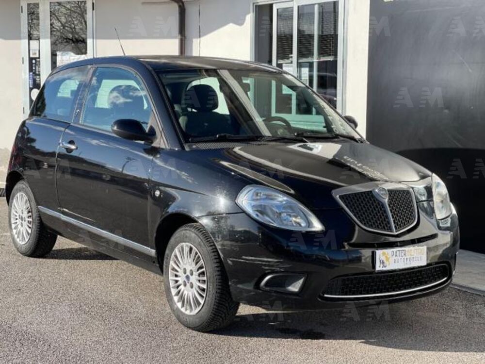 Lancia Ypsilon 1.2 Argento (2)