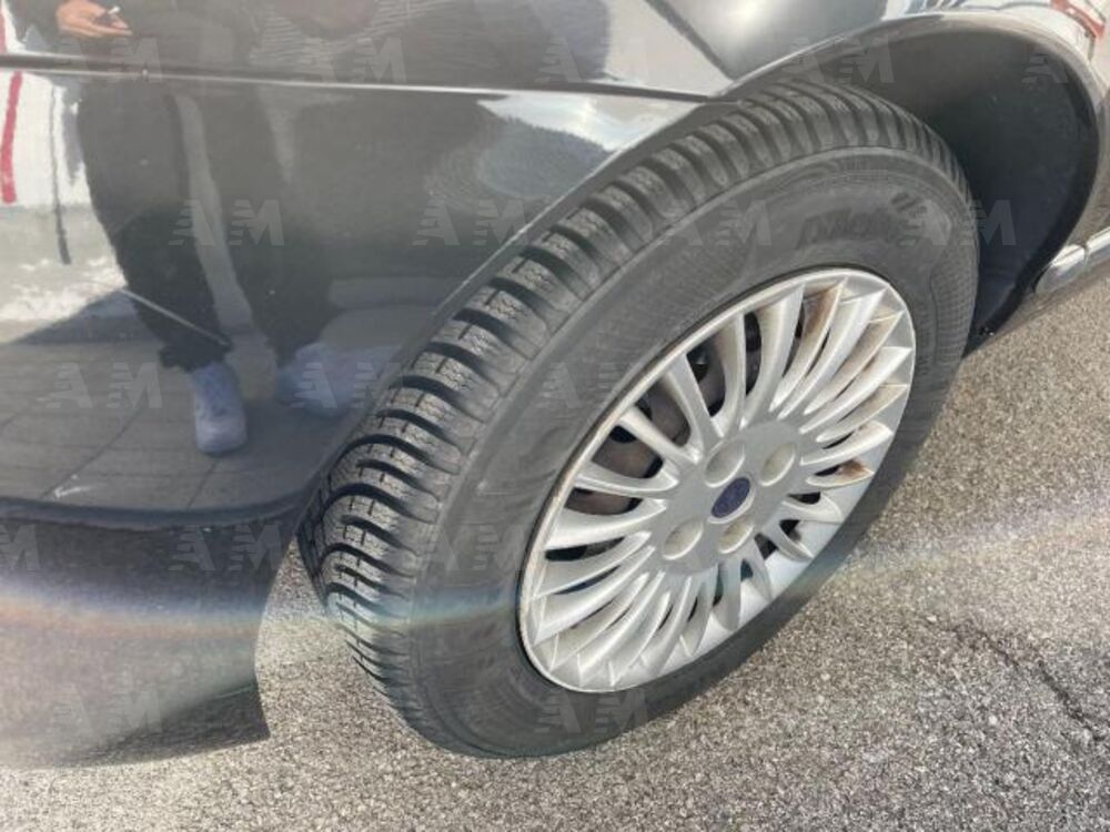 Lancia Ypsilon 1.2 Argento (5)