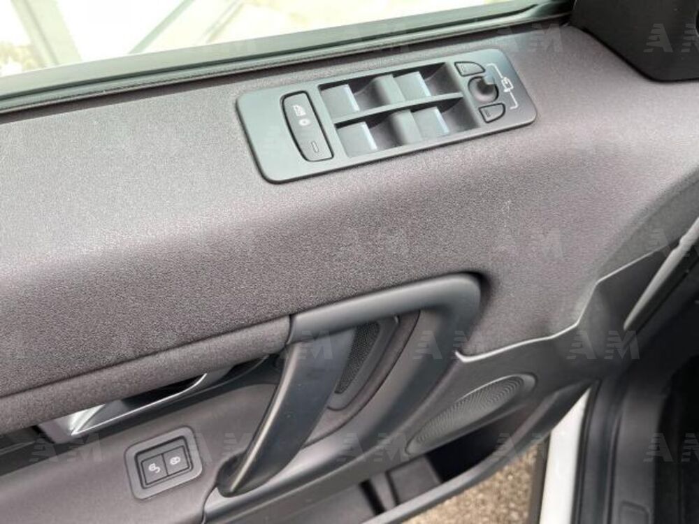Land Rover Discovery Sport 2.0 TD4 150 CV SE (13)