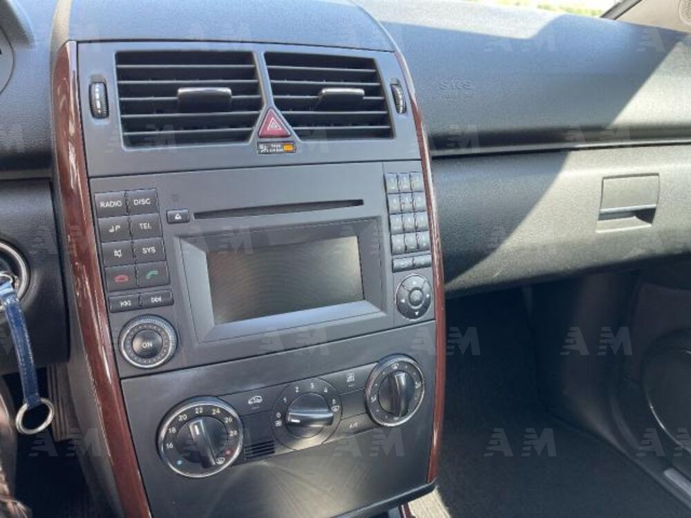 Mercedes-Benz Classe A 180 CDI BlueEFFICIENCY Automatic Premium (13)