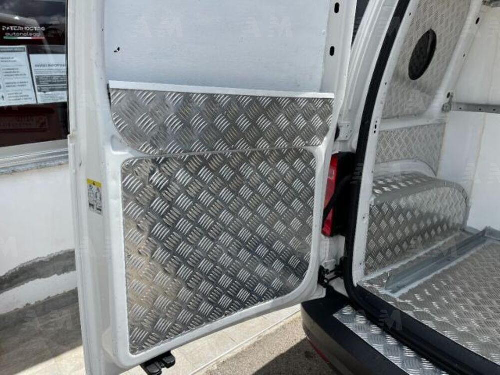 Volkswagen Caddy 2.0 TDI 122 CV 4MOTION Generation 4 (9)