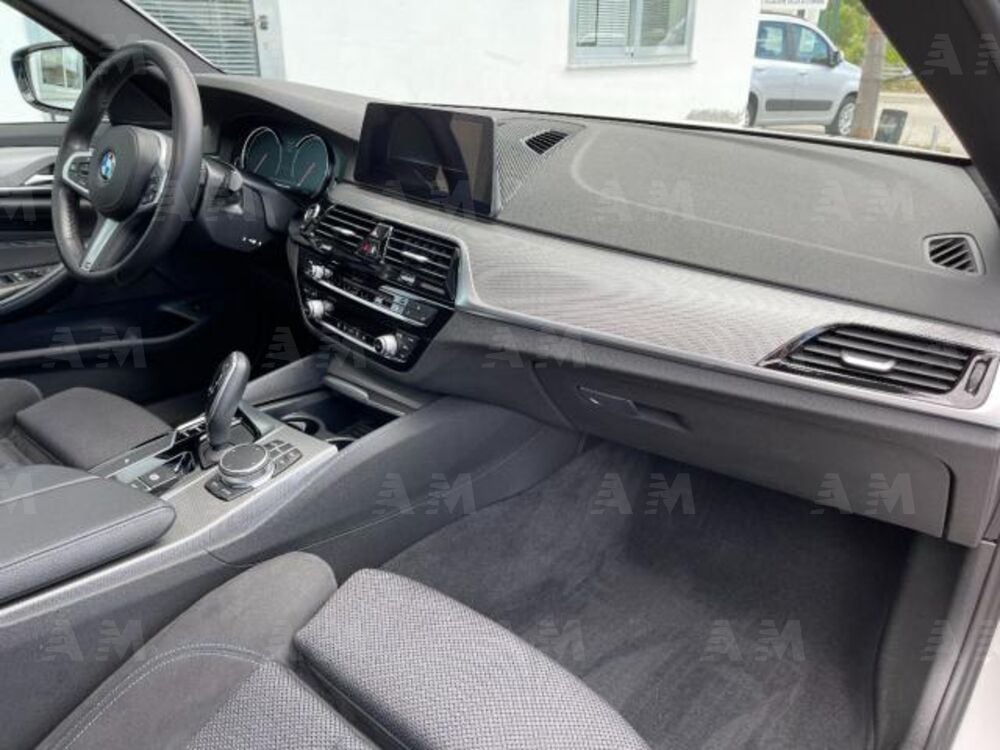 BMW Serie 5 Touring 520d  Msport (13)