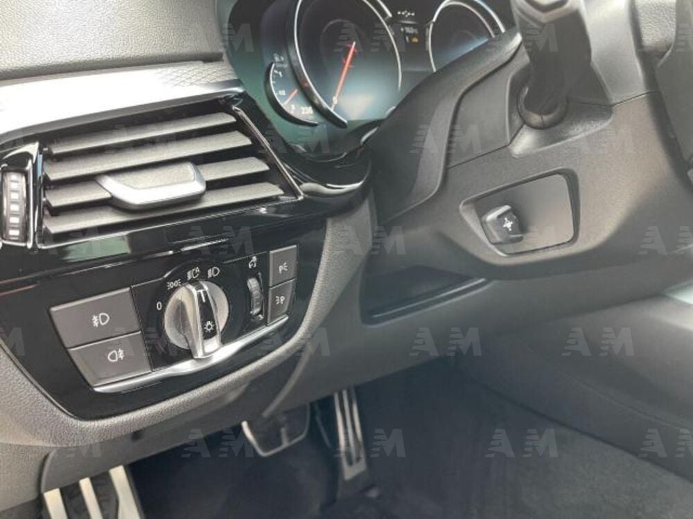 BMW Serie 5 Touring 520d  Msport (16)