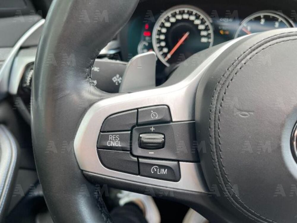 BMW Serie 5 Touring 520d  Msport (18)