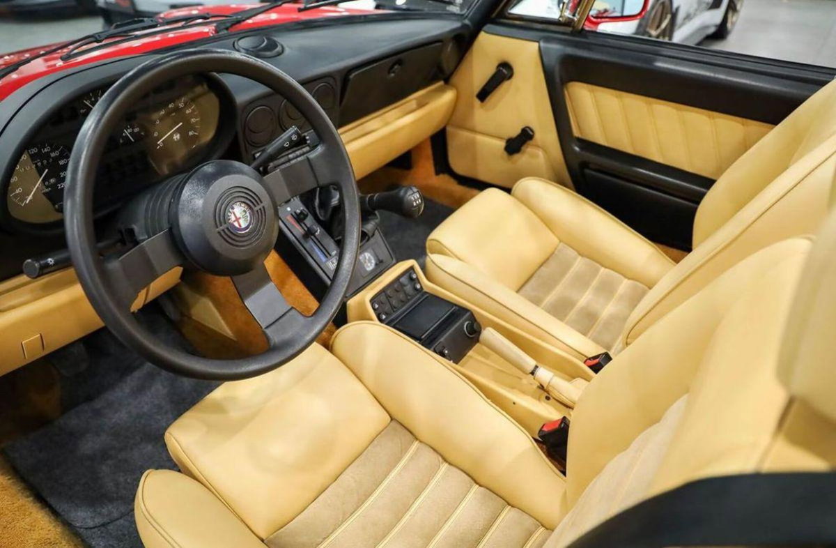 Alfa Romeo Spider 1.6 (5)