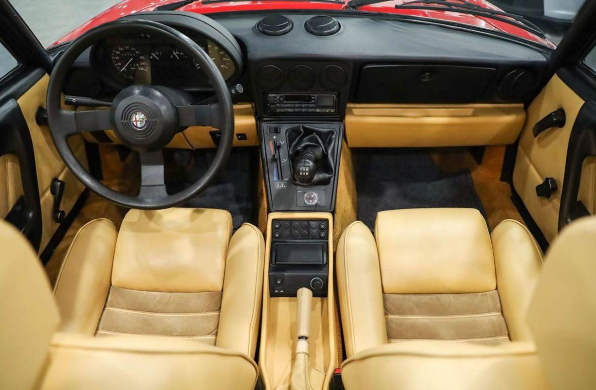 Alfa Romeo Spider 1.6 (7)