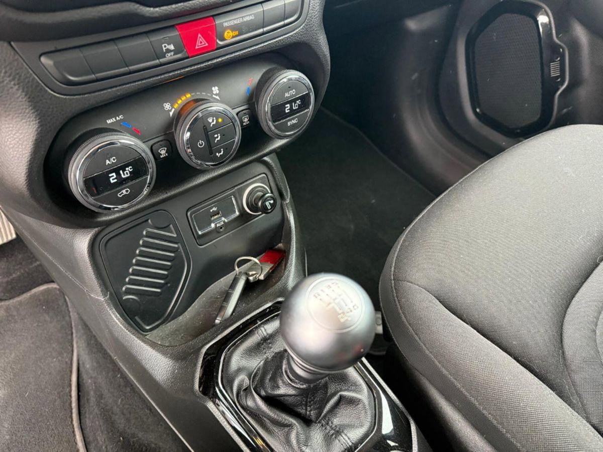 Jeep Renegade 1.6 Mjt 120 CV Night Eagle (11)