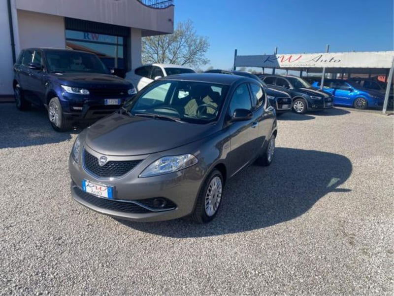 Lancia Ypsilon 1.2 69 CV 5 porte Platinum