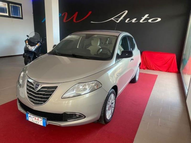 Lancia Ypsilon 1.2 69 CV 5 porte GPL Ecochic Alberta Ferretti