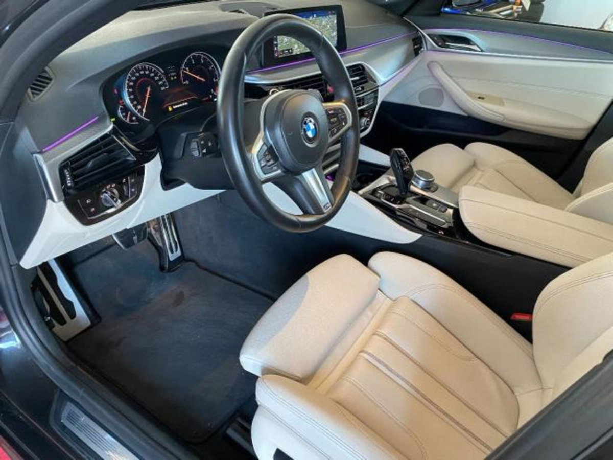 BMW Serie 5 Touring 520d  Msport (11)