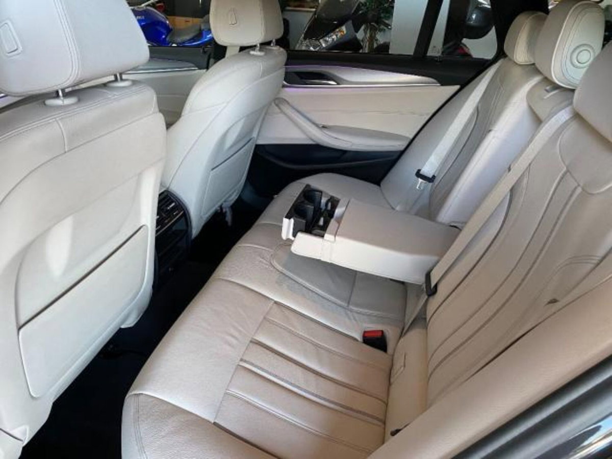 BMW Serie 5 Touring 520d  Msport (12)