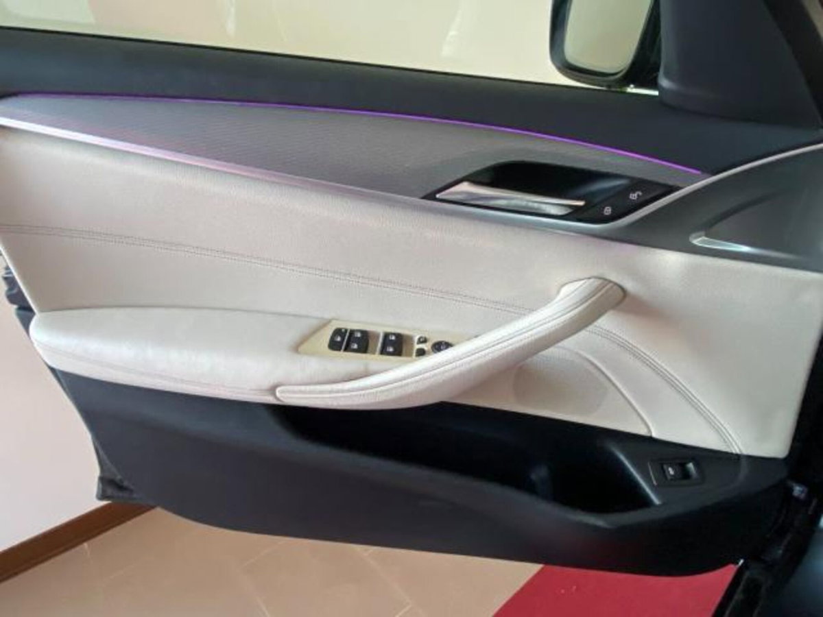 BMW Serie 5 Touring 520d  Msport (14)