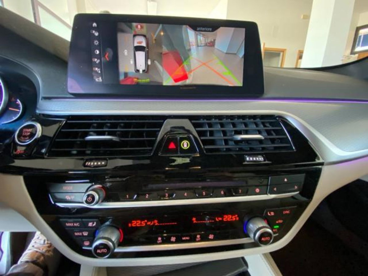 BMW Serie 5 Touring 520d  Msport (17)