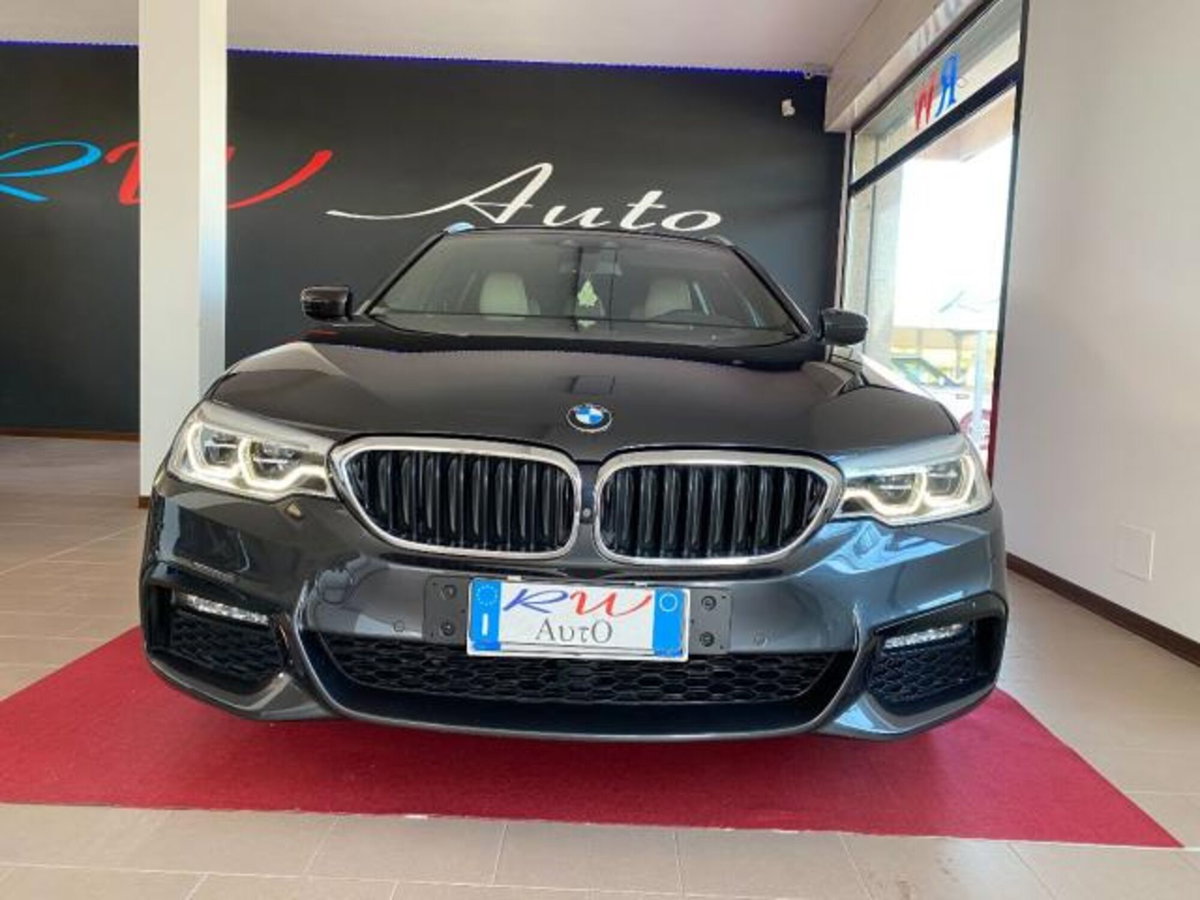 BMW Serie 5 Touring 520d  Msport (2)