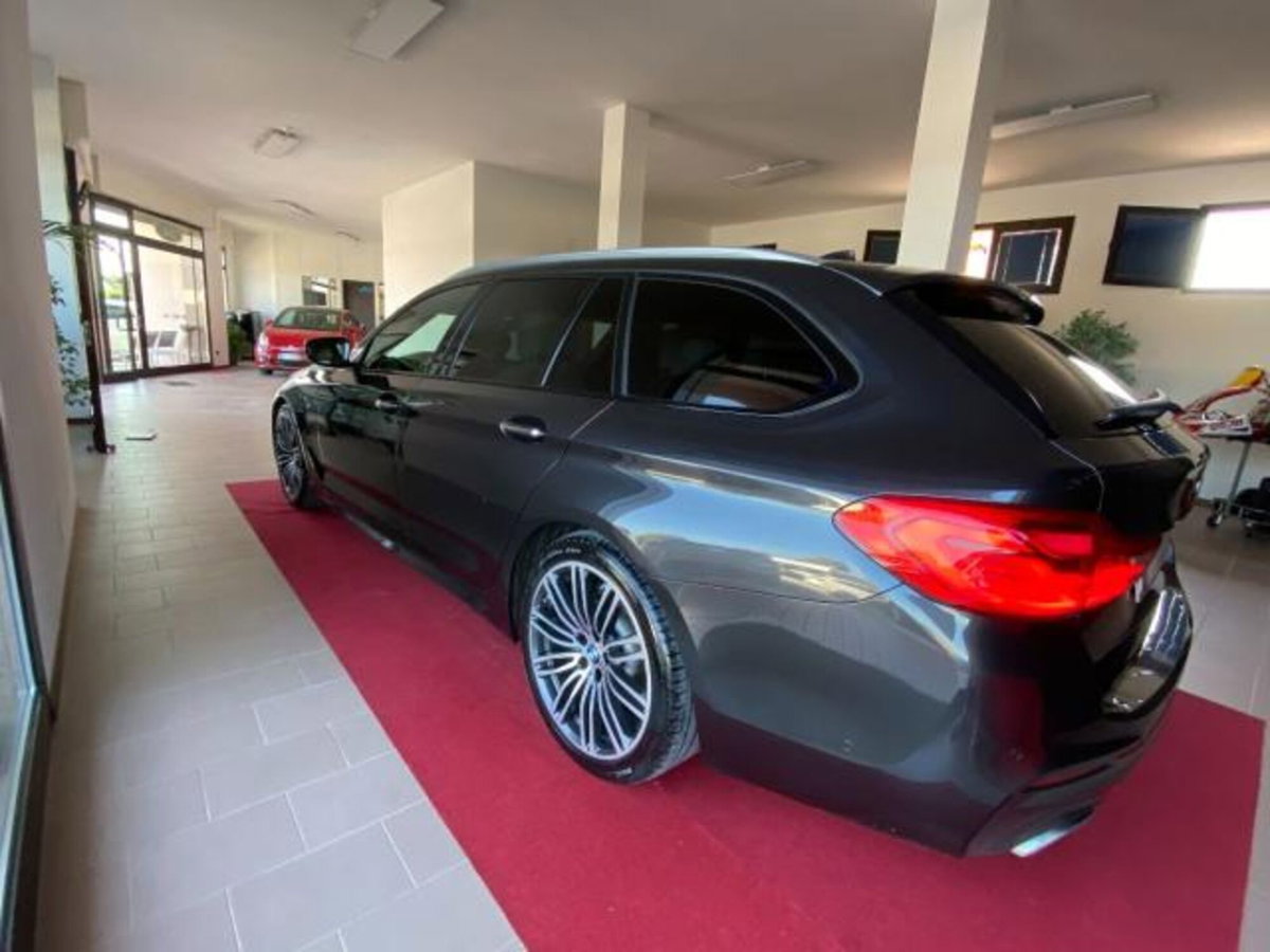 BMW Serie 5 Touring 520d  Msport (8)