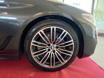 BMW Serie 5 Touring 520d  Msport (9)