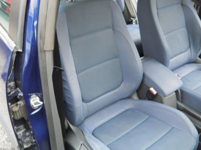 Volkswagen Golf Plus 2.0 16V TDI Sportline (19)
