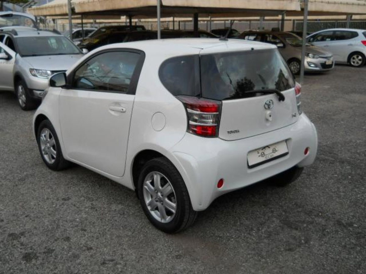 Toyota iQ 1.3 Executive (11)