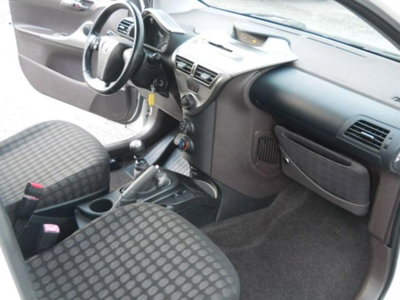 Toyota iQ 1.3 Executive (16)