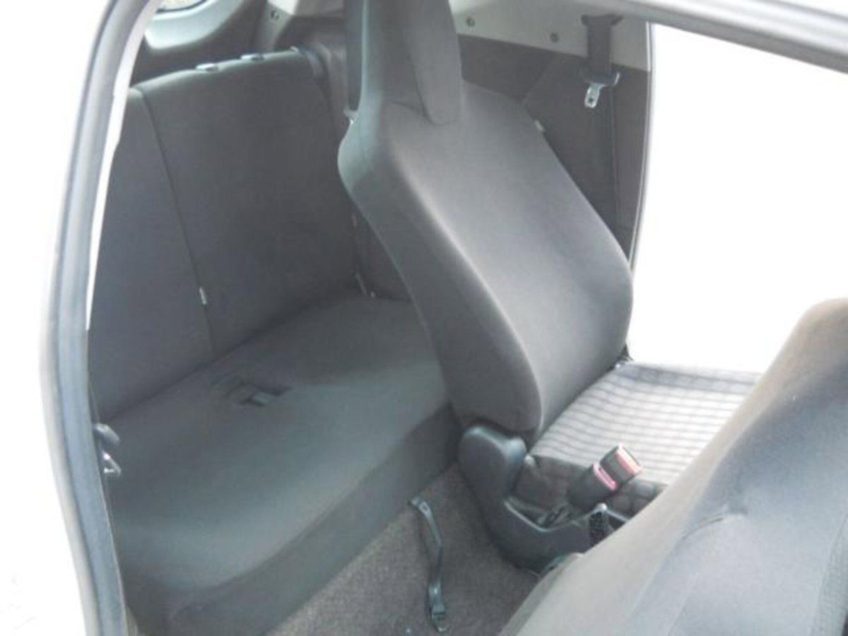 Toyota iQ 1.3 Executive (17)