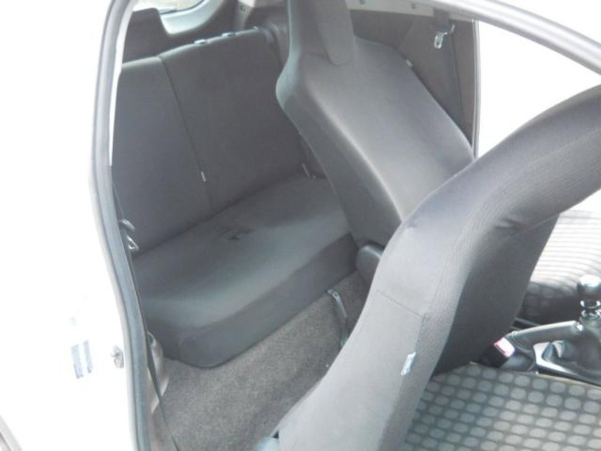 Toyota iQ 1.3 Executive (18)