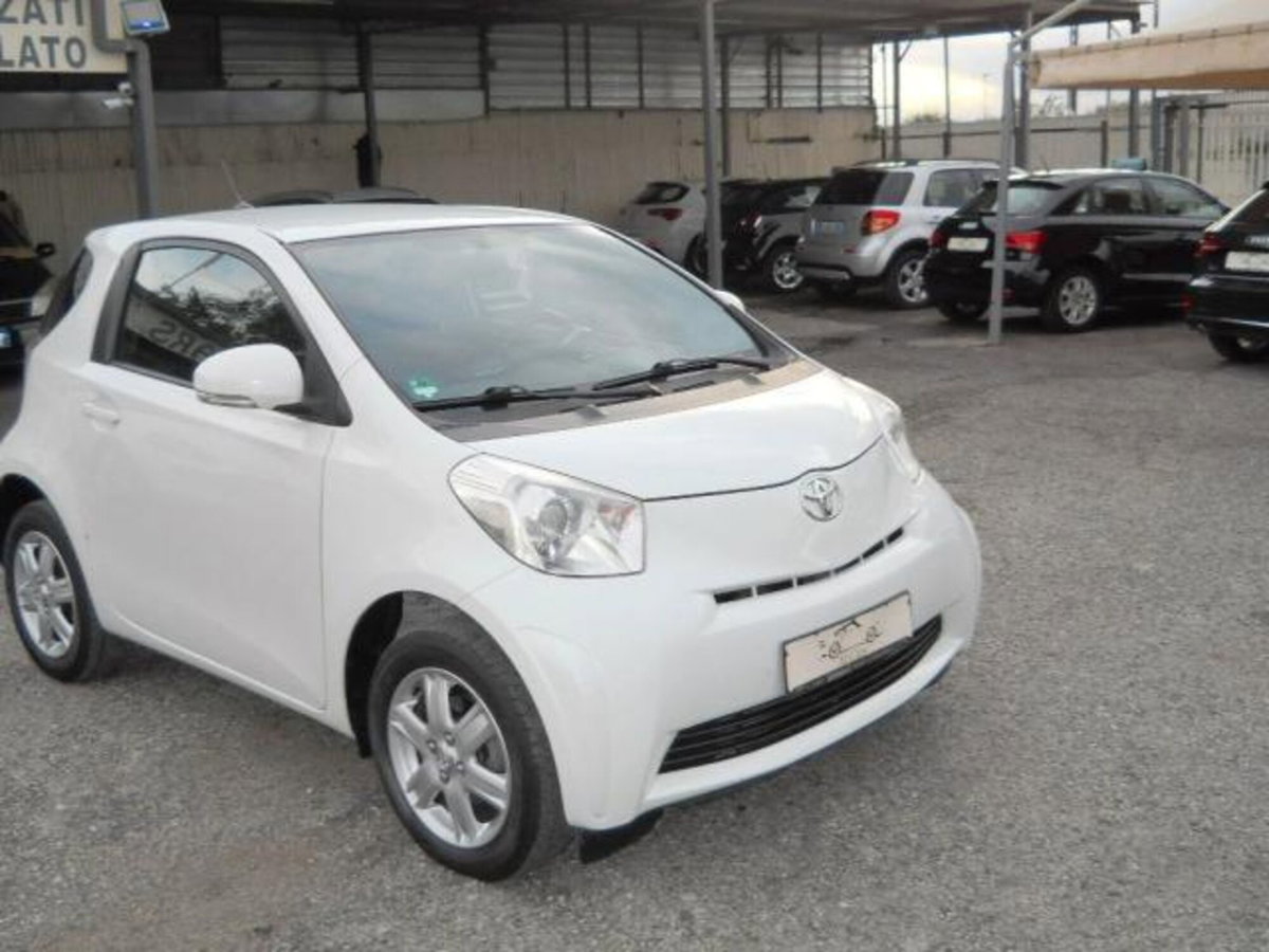 Toyota iQ 1.3 Executive (5)