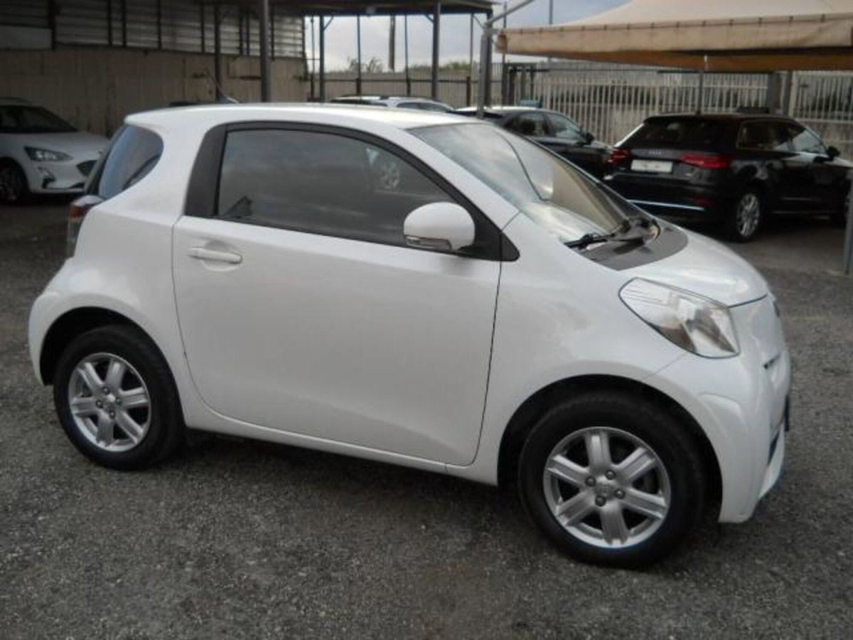 Toyota iQ 1.3 Executive (7)