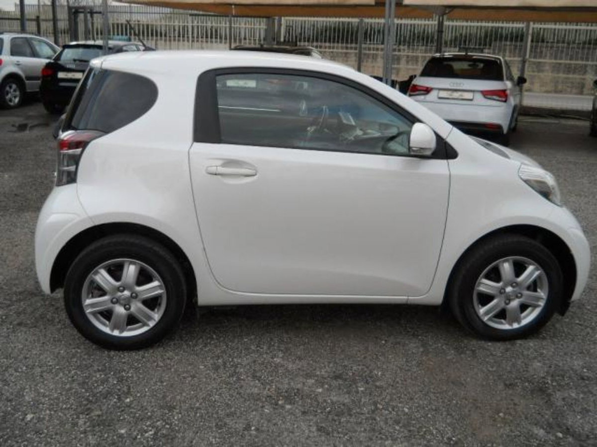Toyota iQ 1.3 Executive (8)