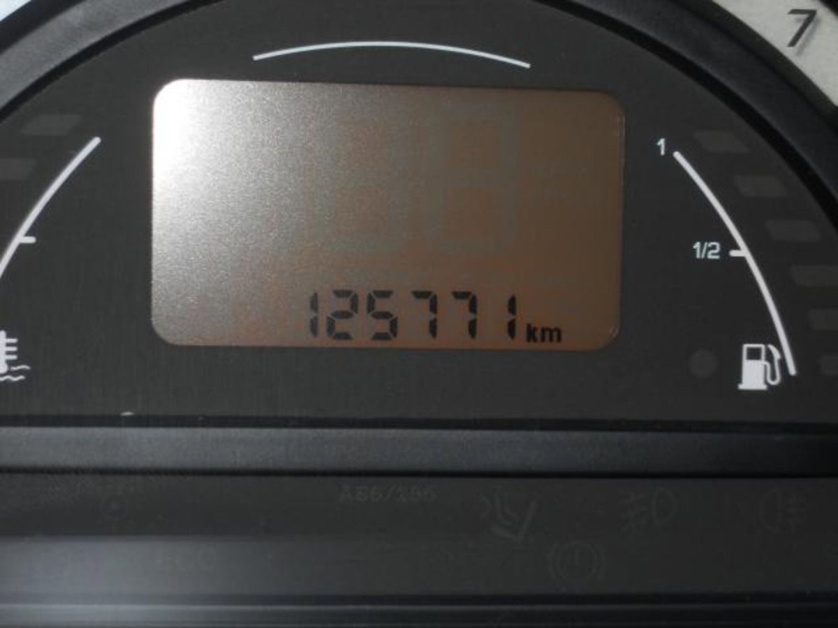 Citroen C3 1.4 HDi 70CV Elegance (10)