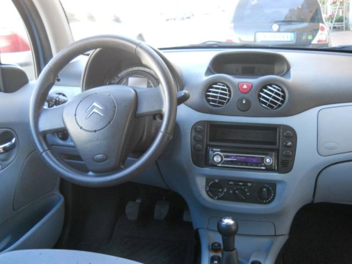 Citroen C3 1.4 HDi 70CV Elegance (8)