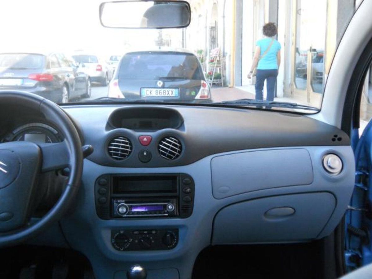 Citroen C3 1.4 HDi 70CV Elegance (9)