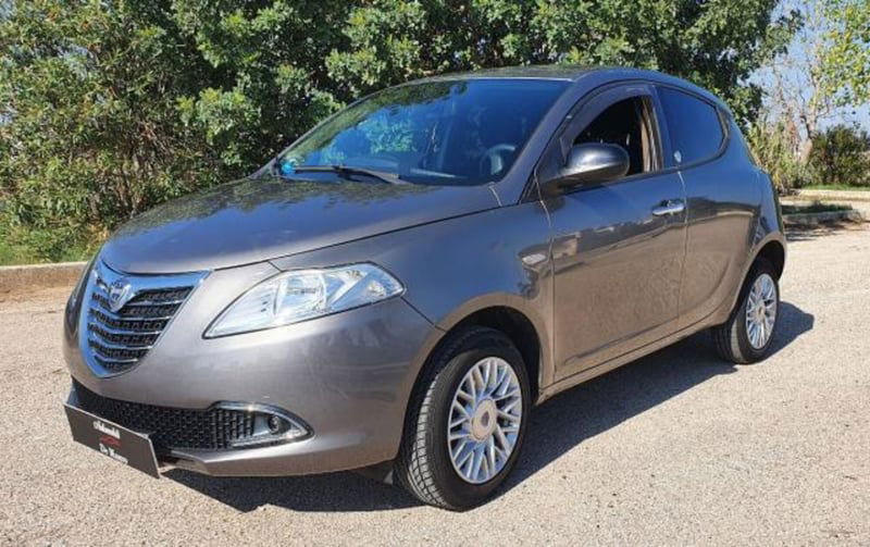 Lancia Ypsilon 0.9 TwinAir 85 CV 5 porte Metano Ecochic Gold