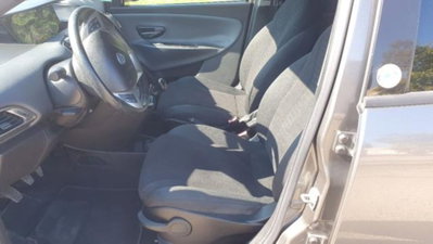 Lancia Ypsilon 0.9 TwinAir 85 CV 5 porte Metano Ecochic Gold (10)